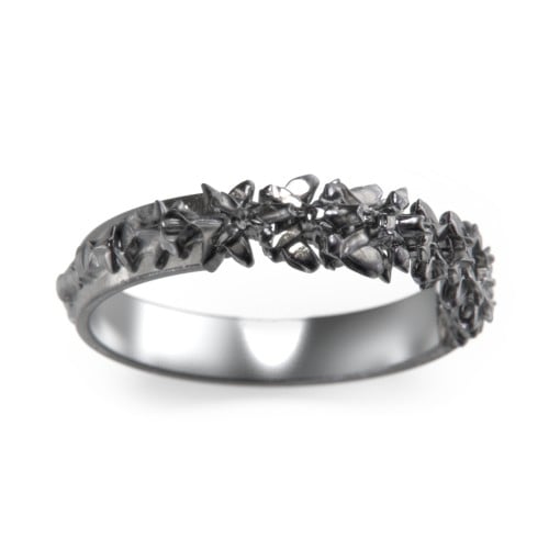 Carmilla - Wide Spine Band Ring