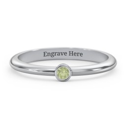 Classic Bezel Set Ring in 925 Sterling Silver with Peridot