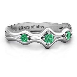 Wavy Trio Ring in 925 Sterling Silver with Emerald