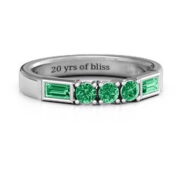 Charmed by Love Ring in 925 Sterling Silver with Emerald