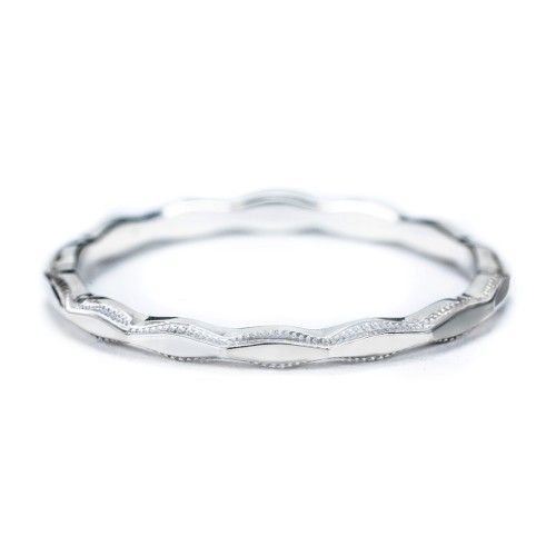 Faceted Wave Band with Milgrain Detailing