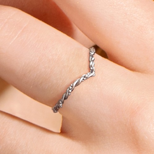 V-Shape Stacking Ring with Twisted Band – Sterling Silver