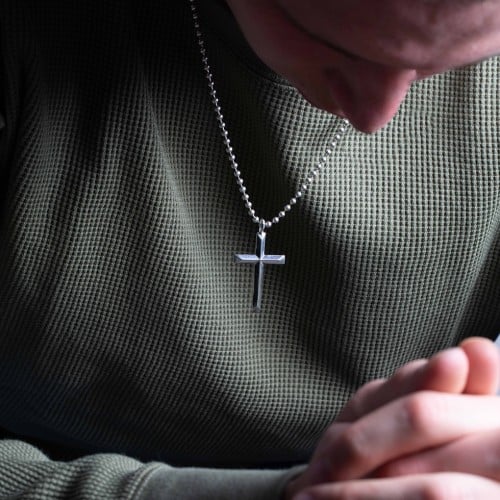 Men’s Engravable Knife Edge Silver Cross Pendant
