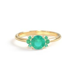 Round Gemstone Ring With Clustered Side Stones