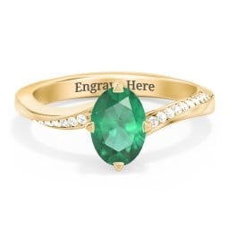 Solitaire Engagement Ring with Twisted Shoulder Accents