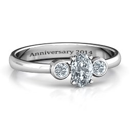 Oval Centre with Twin Bezel Rounds Ring