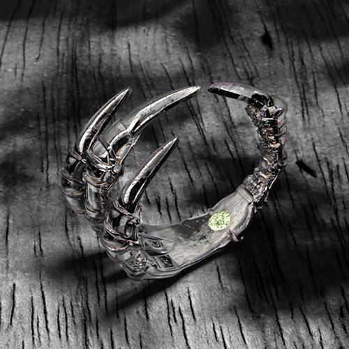 Carmilla - Claw Ring with Hidden Gemstone – Sterling Silver with Peridot