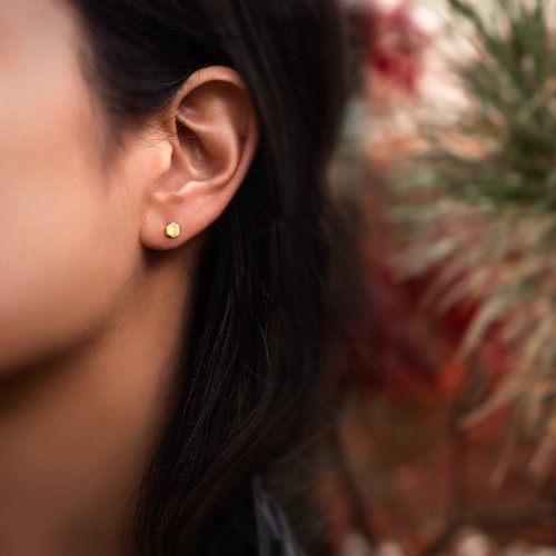 Engravable Hexagon Shape Stud Earrings – 10K Yellow Gold