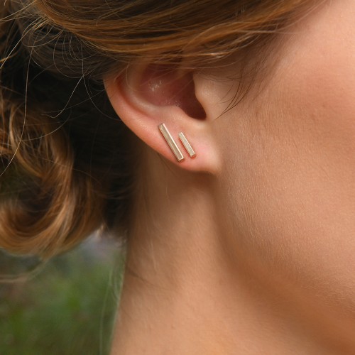 Engravable Petite Bar Single Stud – Sterling Silver