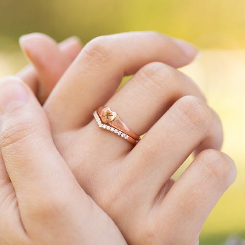 Engravable Heart Signet Ring – 10K Yellow Gold