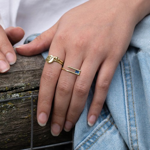 Geometric Wire Ring with East-West Baguette Gemstone – Sterling Silver with Amethyst