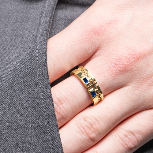 Men’s Cross Ring with East-West Baguette Gemstones – 10K Yellow Gold with Peridot and Emerald