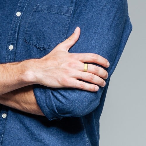 Men’s Engravable Brushed Top Signet Ring