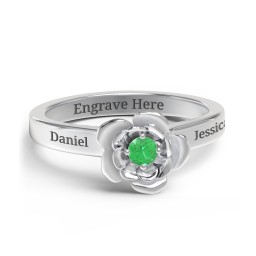 Flourish Rose Ring in 925 Sterling Silver with Emerald