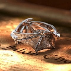 Carmilla - Bat Wings Ring