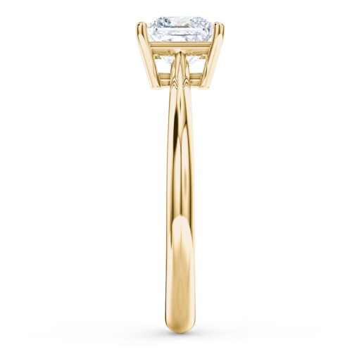 Classic Solitaire Engagement Ring – 9kt Yellow Gold
