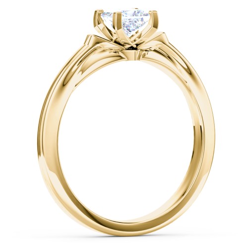 Solitaire Engagement Ring with Peaked Shoulders – 9kt Yellow Gold