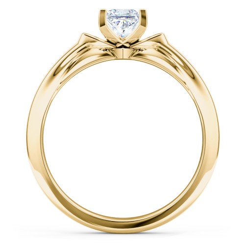 Solitaire Engagement Ring with Peaked Shoulders – 9kt Yellow Gold