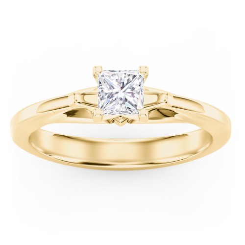 Solitaire Engagement Ring with Peaked Shoulders – 9kt Yellow Gold