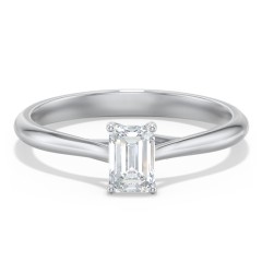 Classic Solitaire Engagement Ring – 9kt Yellow Gold
