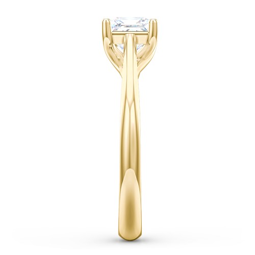 Classic Solitaire Engagement Ring – 9kt Yellow Gold