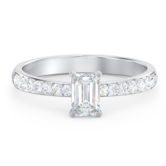 Engagement Ring with Graduated Side Stones – 9kt Yellow Gold with Lab Diamond