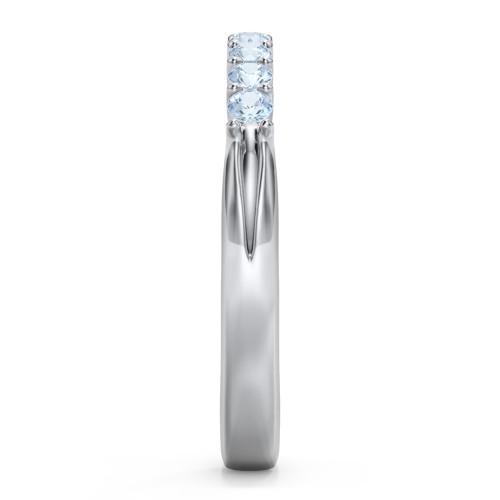 Glimmering Love Ring – 9kt White Gold with Blue Topaz