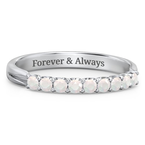 Glimmering Love Ring – 9kt White Gold with Opal
