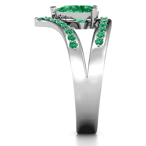 Point Of Elegance Ring – Sterling Silver with Emerald and Green Premium Zirconia