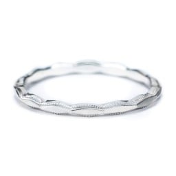 Faceted Wave Band with Milgrain Detailing