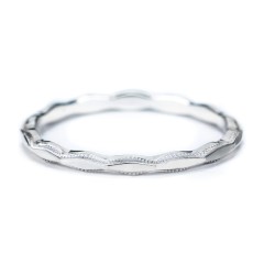Faceted Wave Band with Milgrain Detailing