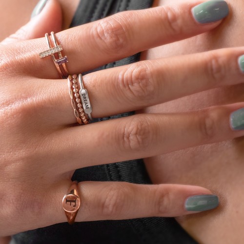Engravable Bar Ring – 9kt Yellow Gold