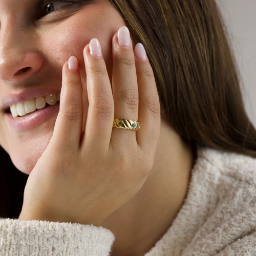 2 Birthstone Flat Twisted Croissant Ring – 9kt Yellow Gold with Emerald and Citrine