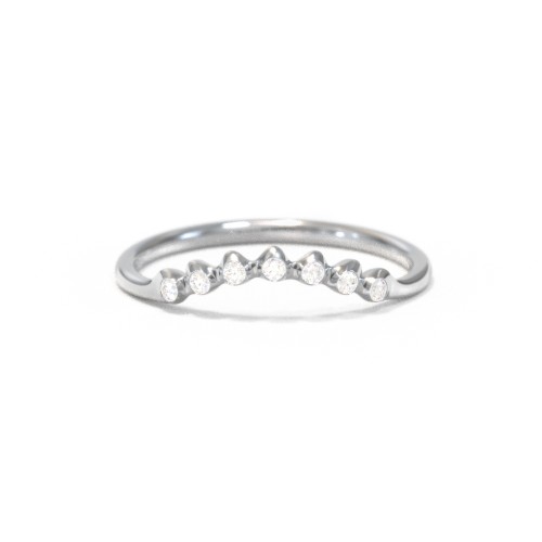 Dainty Curved Band with Accent Stones – 9kt White Gold with Diamond