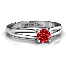 Split Shank Solitaire Ring in 925 Sterling Silver with Garnet